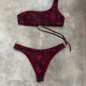One-Shoulder Red Snake Print Bikini